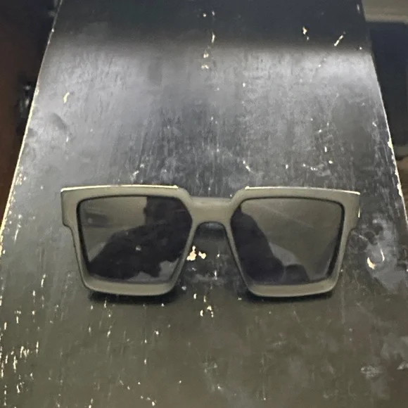 Women's Black Geometric Square Sunglasses with Gold Accent - Picture 8 of 11